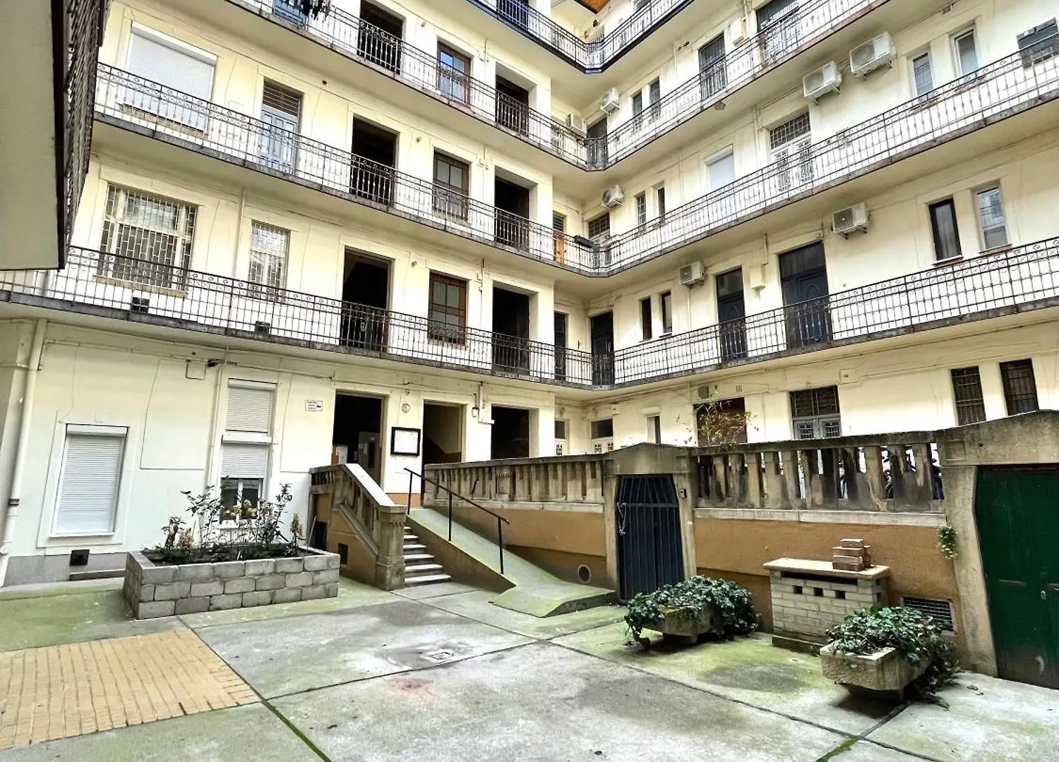 Apartment Relax Home With 2 Bedroom, 2 Bathroom For 6 People In The City Centre Free Coffee Budapest
