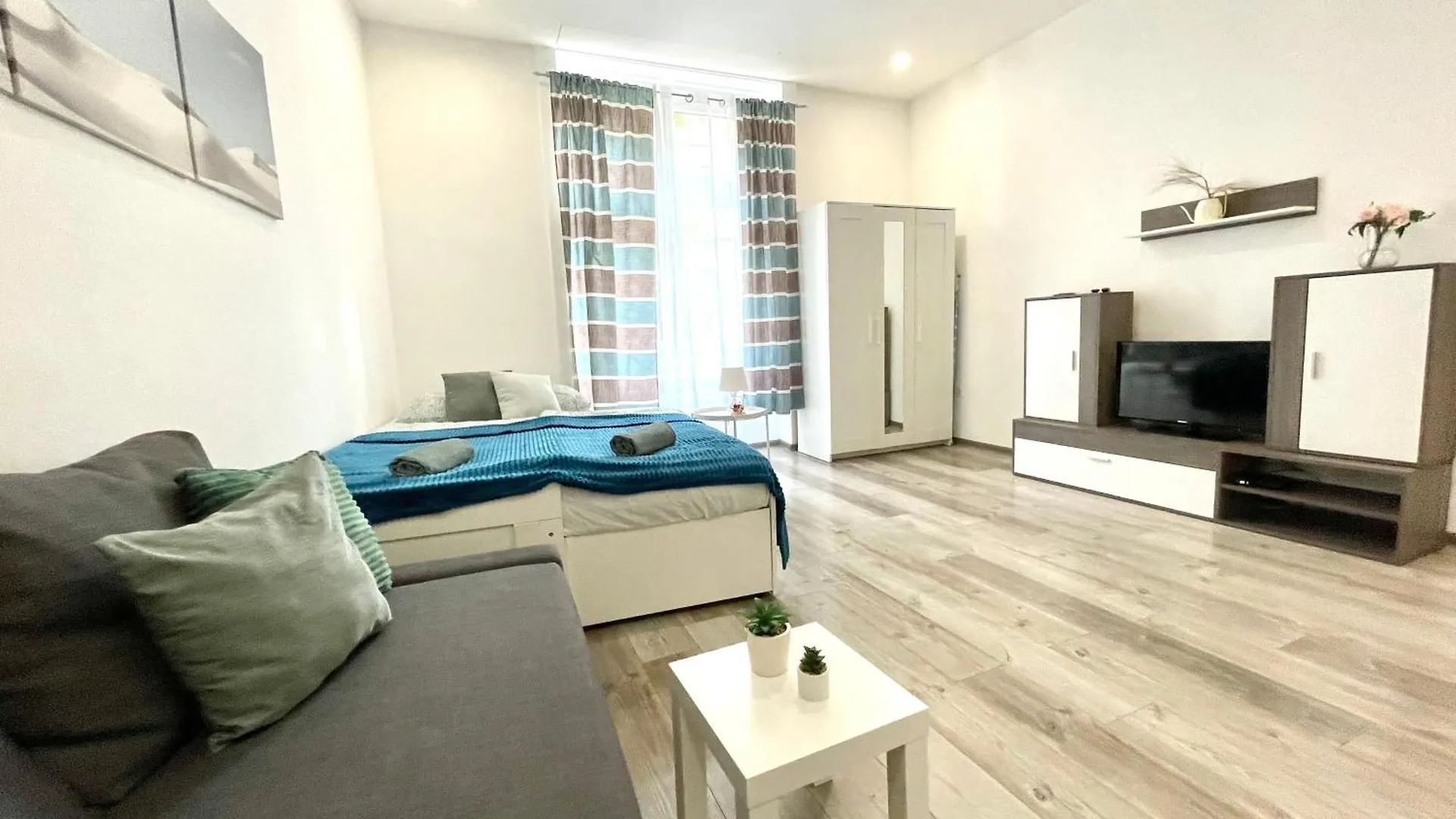 Apartment Relax Home With 2 Bedroom, 2 Bathroom For 6 People In The City Centre Free Coffee Budapest