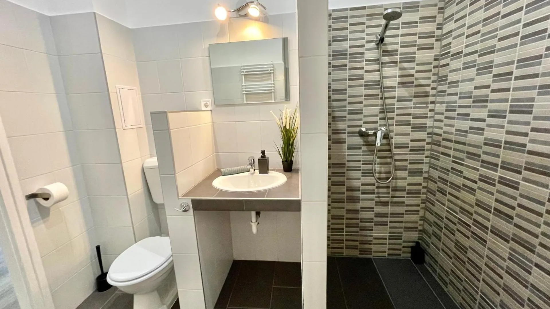 Relax Home With 2 Bedroom, 2 Bathroom For 6 People In The City Centre Free Coffee Budapest Apartment